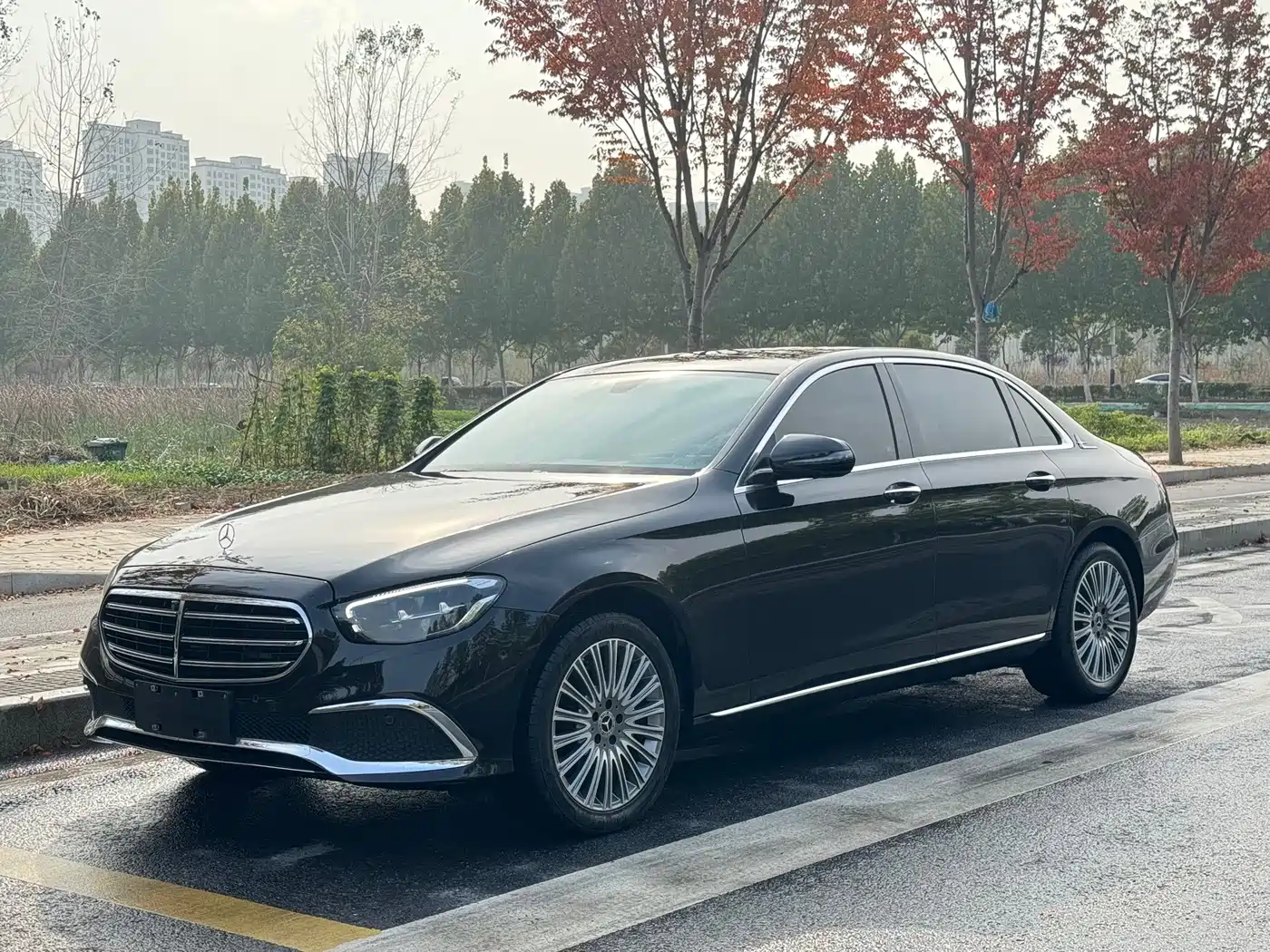 Фото 1 - Mercedes-Benz E-Class