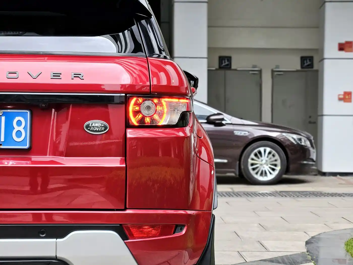 Land Rover Range Rover Evoque (Import) 2014 2.0T 5-door Brilliance Sport фото 24