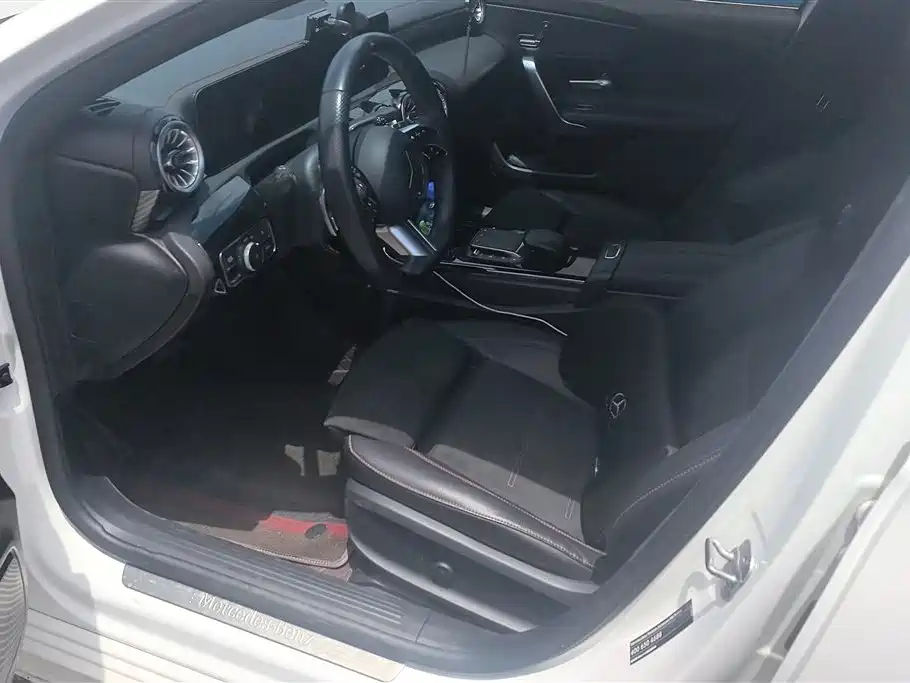 Mercedes-Benz A-Class 2023 A 200 L Fashion фото 9