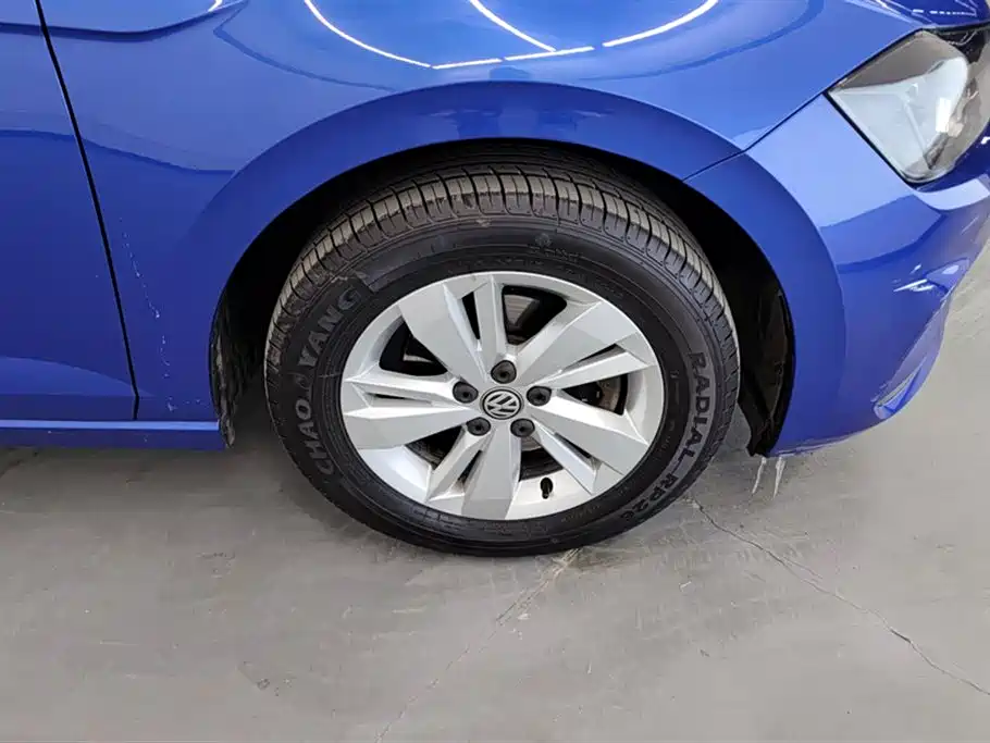 Volkswagen Polo 2019 Plus 1.5L Automatic Panorama Enjoyment Edition фото 6