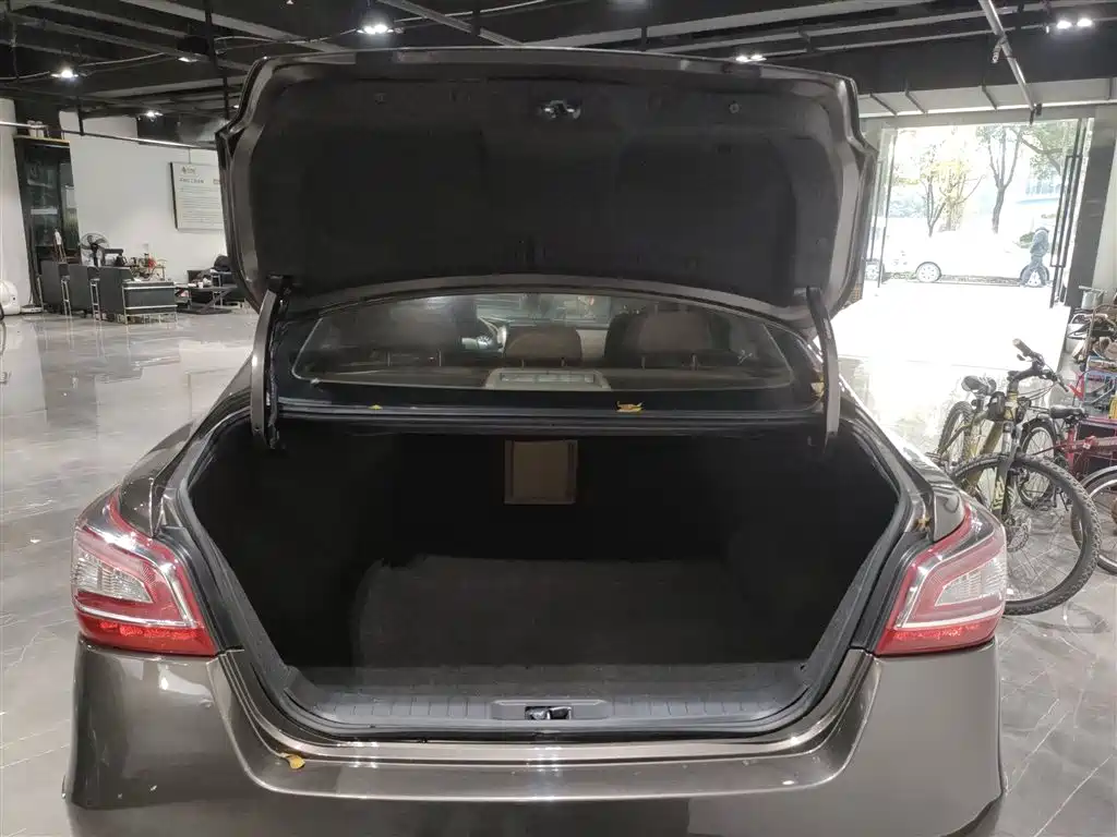 Фото 9 - Nissan Teana