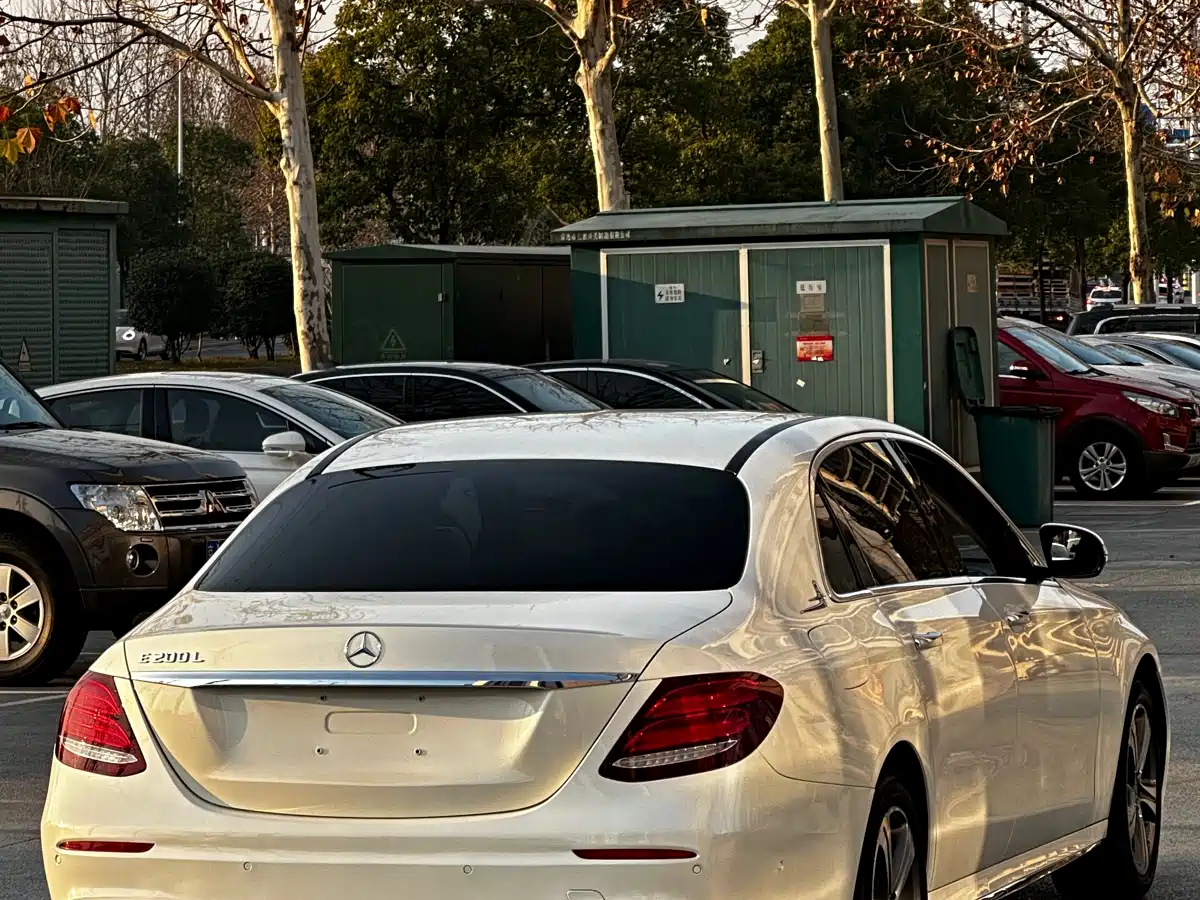 Mercedes-Benz E-Class 2018 E 200 L Sport фото 5