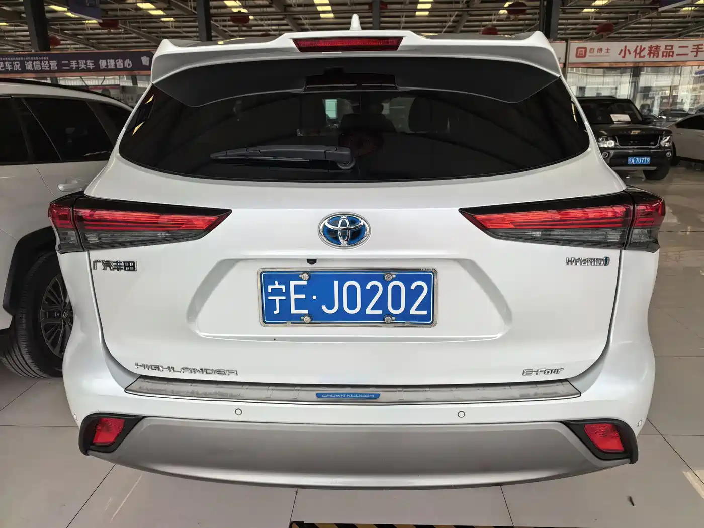 Toyota Highlander 2022 Model Dual Engine 2.5L 4WD Premium Edition 7-Seater фото 6