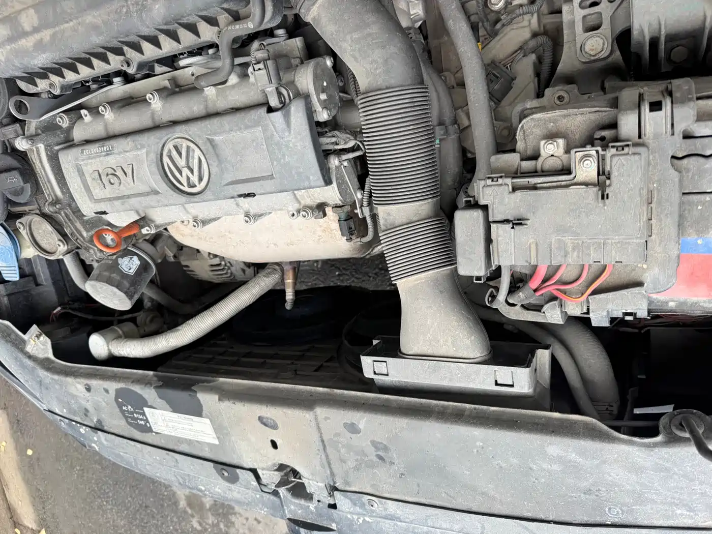Volkswagen Bora 2014 1.6L Automatic Fashion Edition фото 19