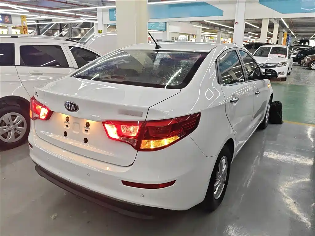 Kia K2 2015 Sedan 1.4L MT GLS фото 27