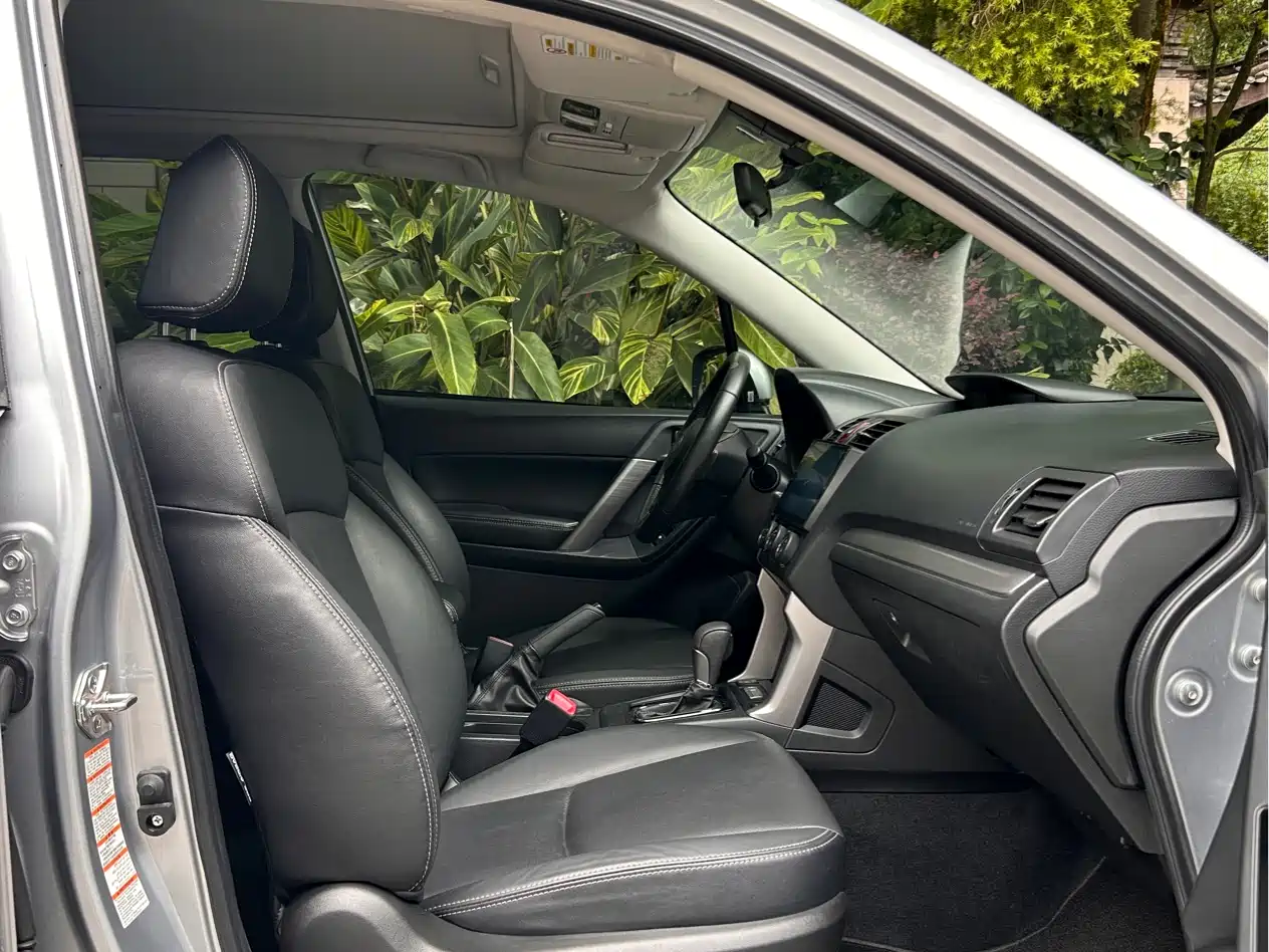 Subaru Forester 2013 2.5i Automatic Luxury Edition фото 6