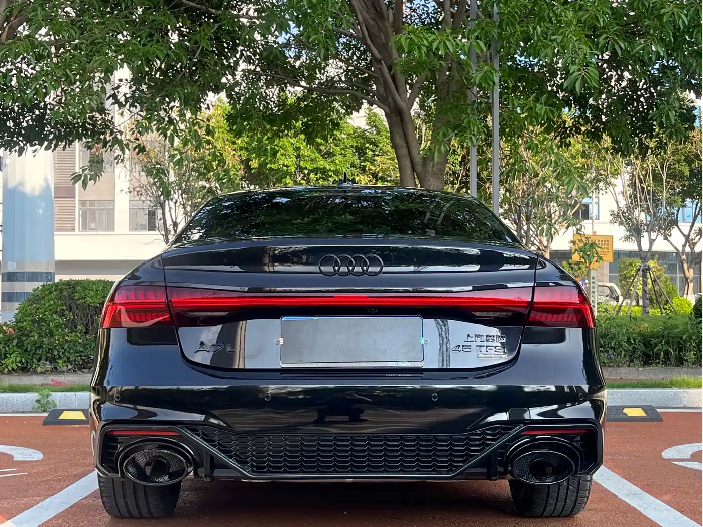 Audi A7L 2024 45 TFSI quattro S-line Black Warrior Edition фото 8