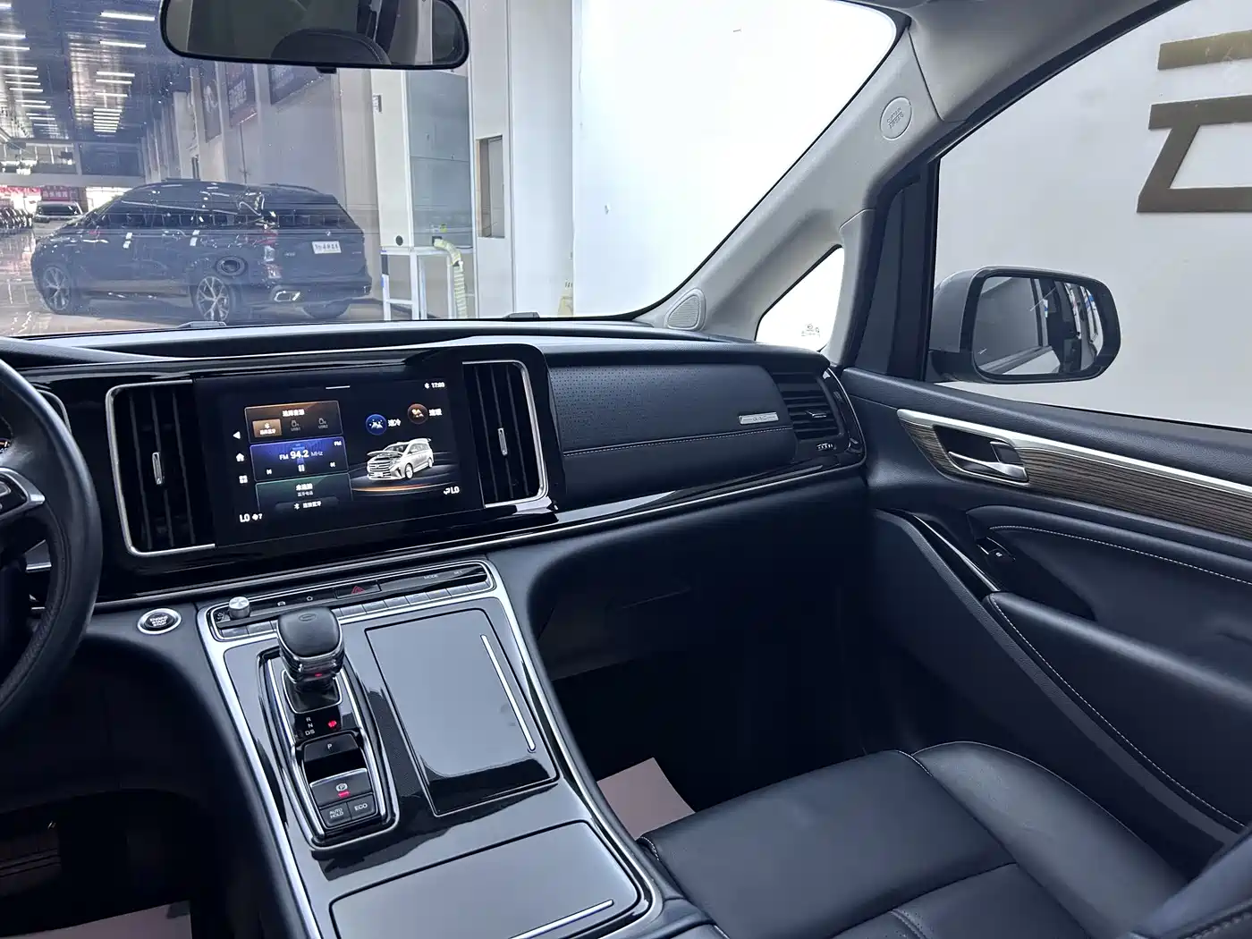 GAC Trumpchi Trumpchi M8 2023 Leading Series 390T Premium Edition фото 6