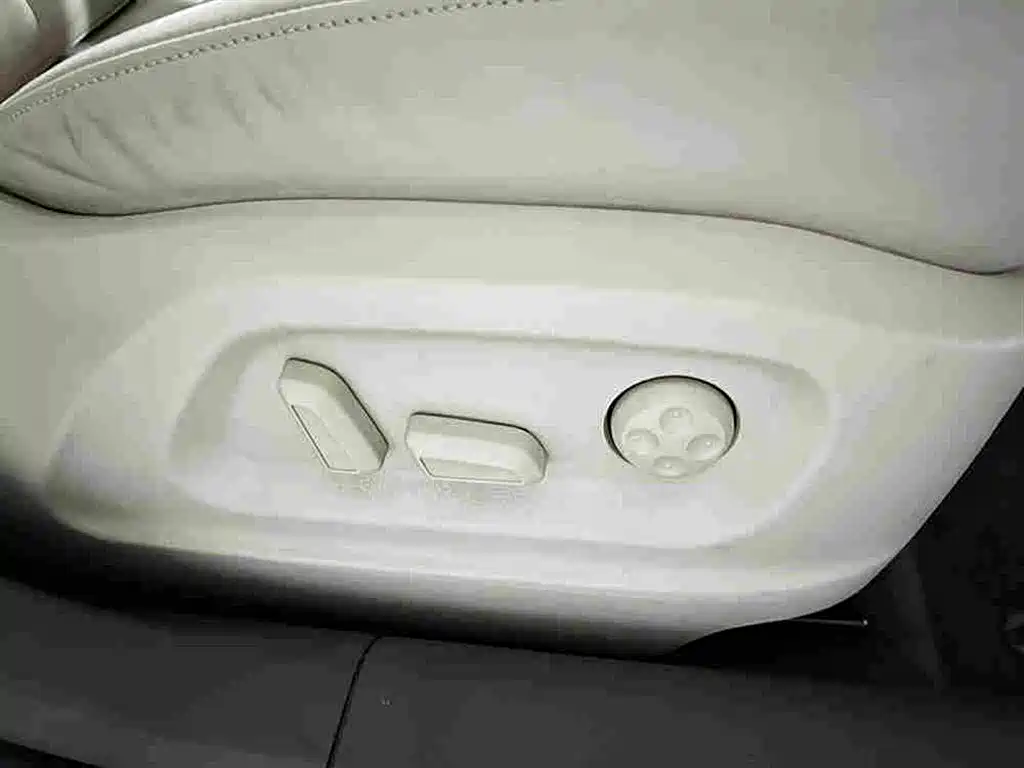 Audi Q3 2013 2013 40 TFSI quattro Luxury Model
