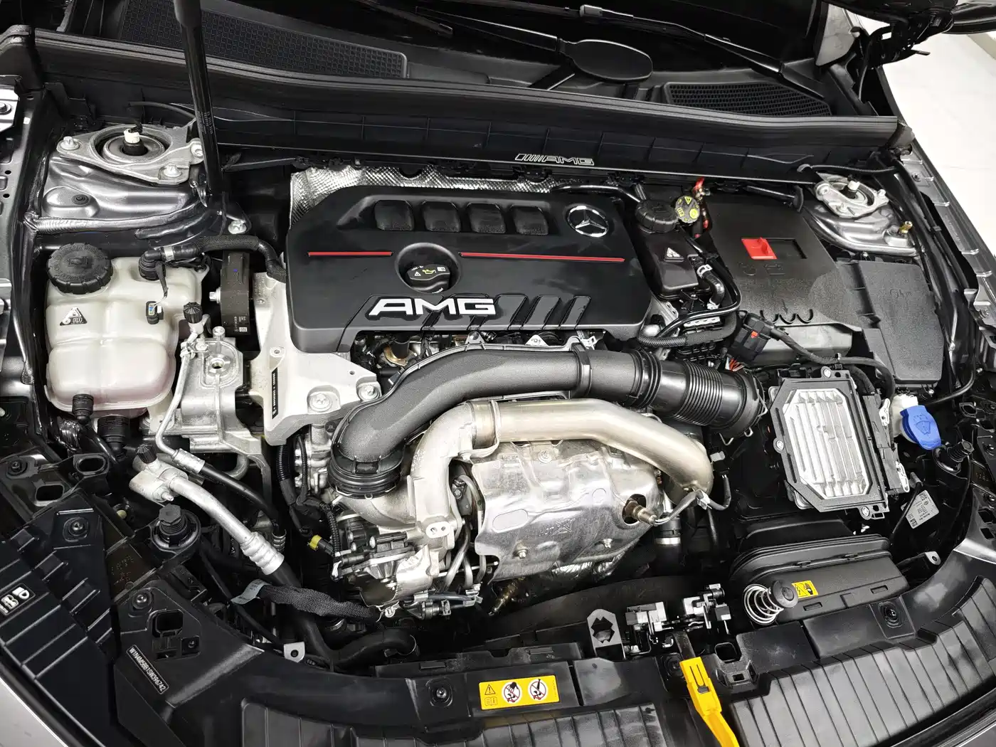 Mercedes-Benz GLB AMG 2024 AMG GLB 35 4MATIC фото 9