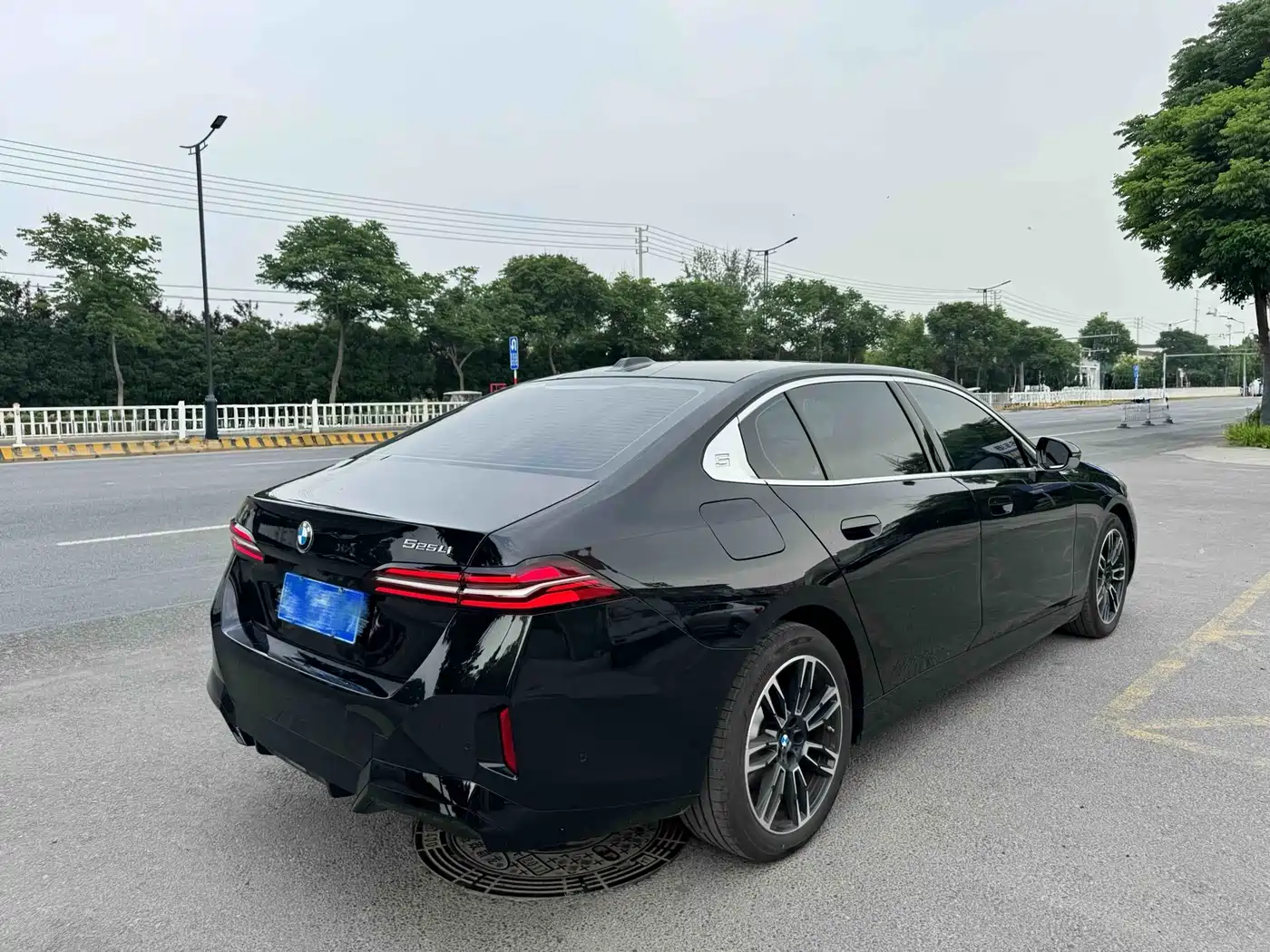 BMW 5 Series 2026 525Li M Sport Package фото 5