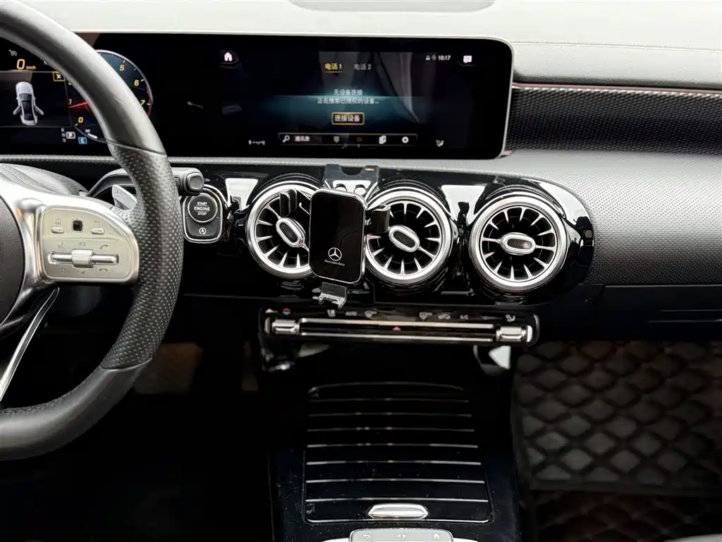 Mercedes-Benz A-Class 2020 A 200 L Sport Sedan фото 26