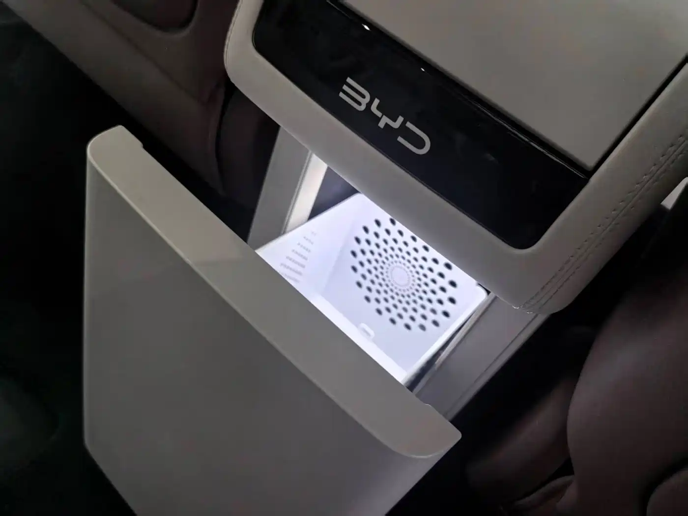 BYD Xia 2025 2025 DM-i 1.5T 180km Surpass Edition