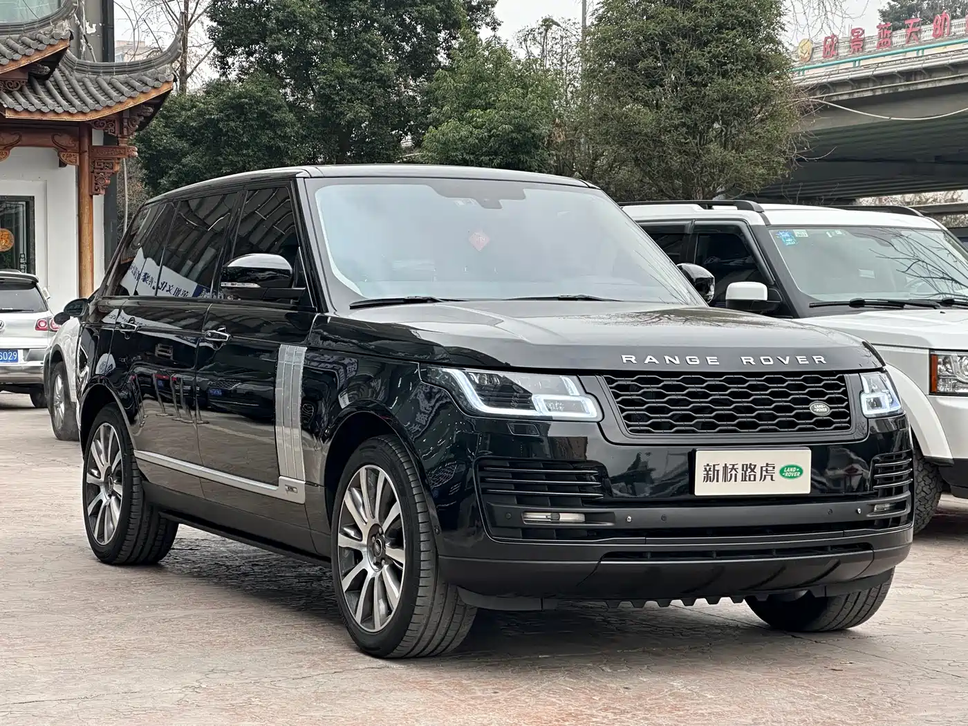 Land Rover Range Rover 2015 5.0 SC V8 AB Prestigious Genesis Extended Edition фото 3