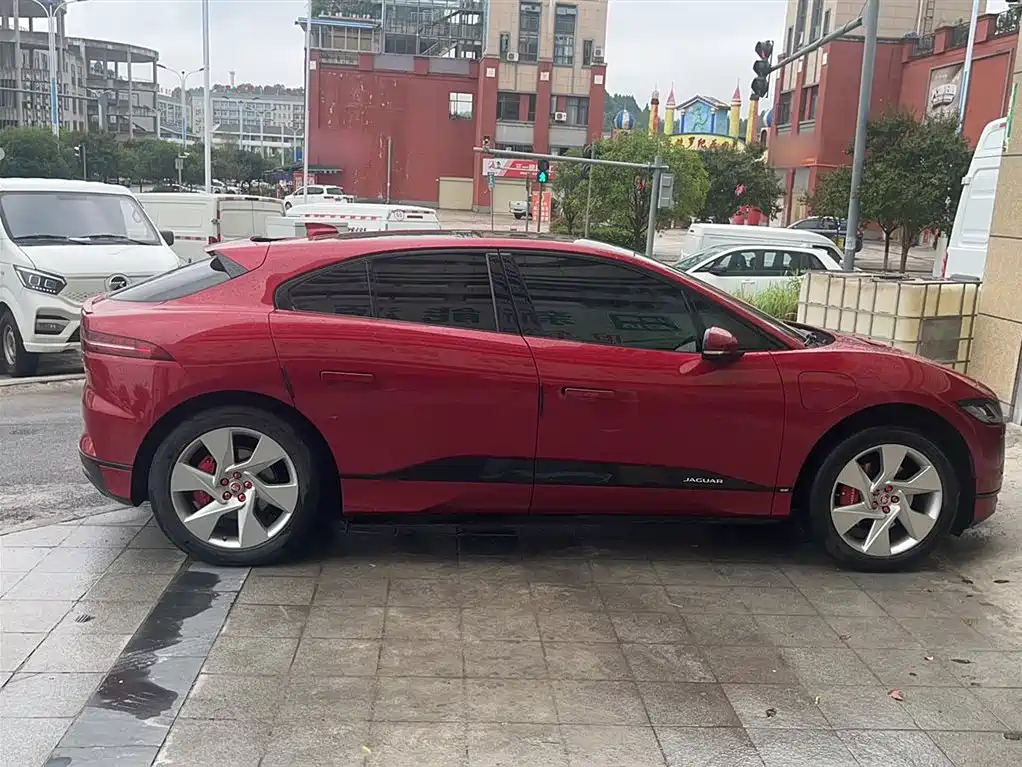 JAGUAR I-PACE