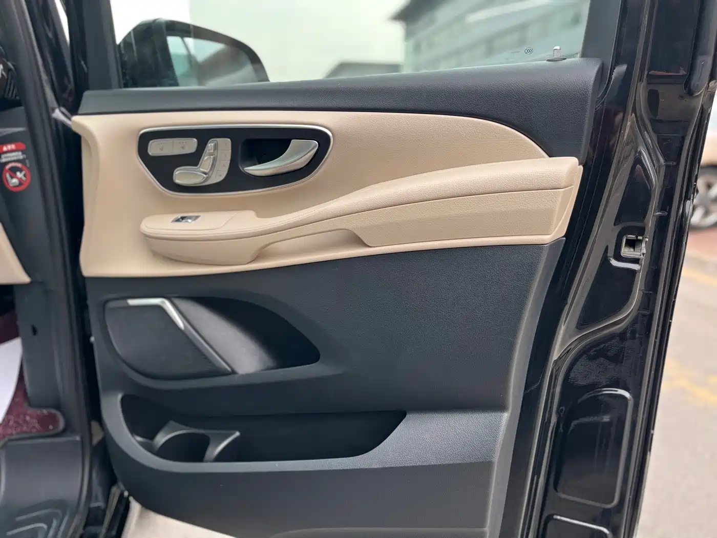 Mercedes-Benz V-Class 2018 V 260 L Premium Long Wheelbase Edition China VI фото 25