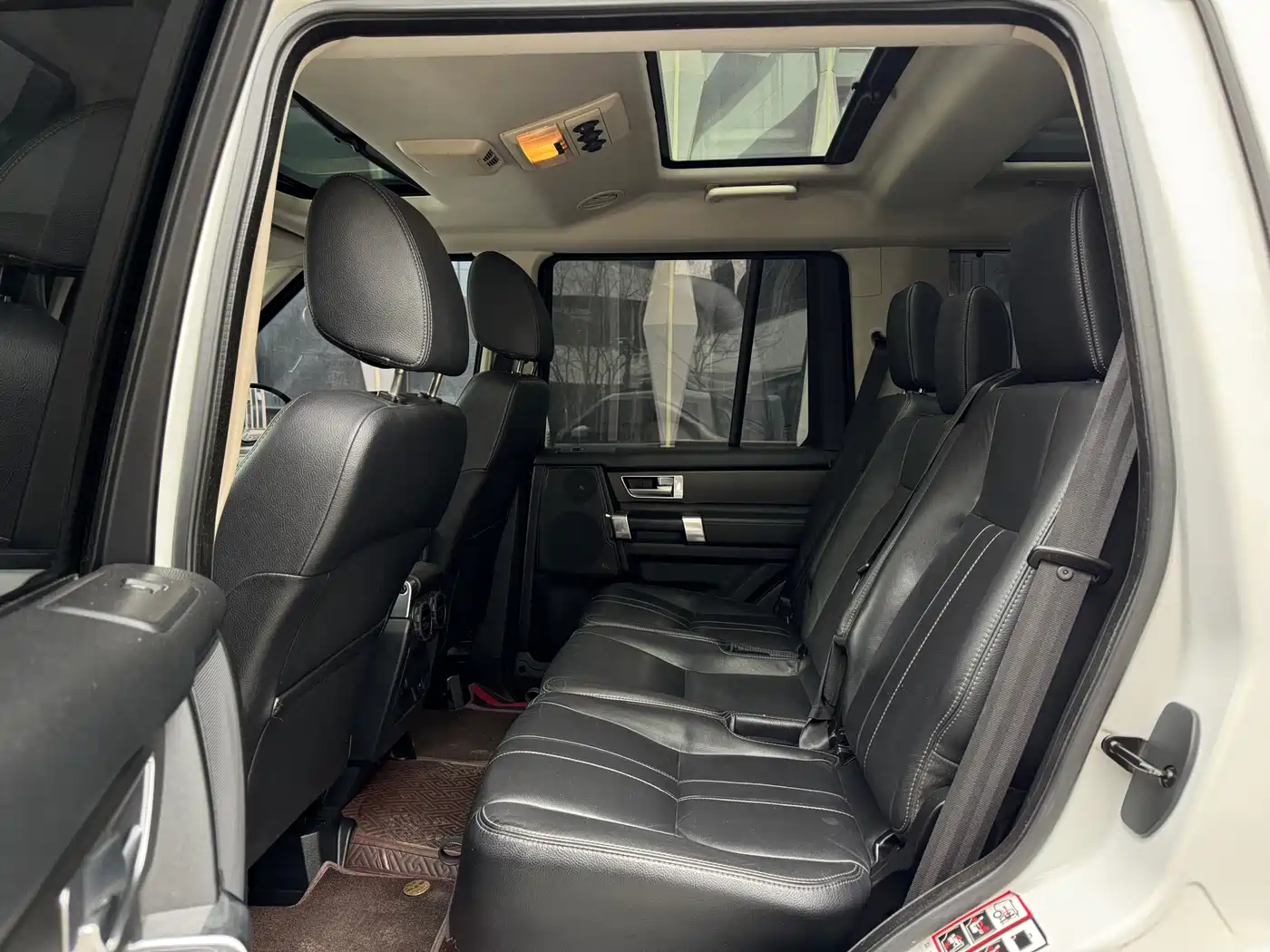 Land Rover Discovery 2016 3.0 SC V6 HSE фото 14
