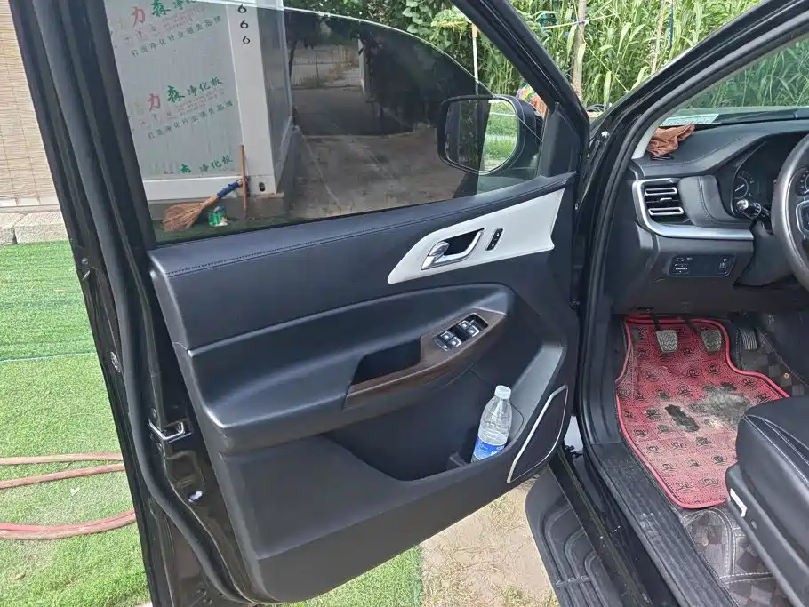 Jiangling Yuhu 7 2022 2022 2.0T Manual Diesel 2WD Comfort Standard Wheelbase