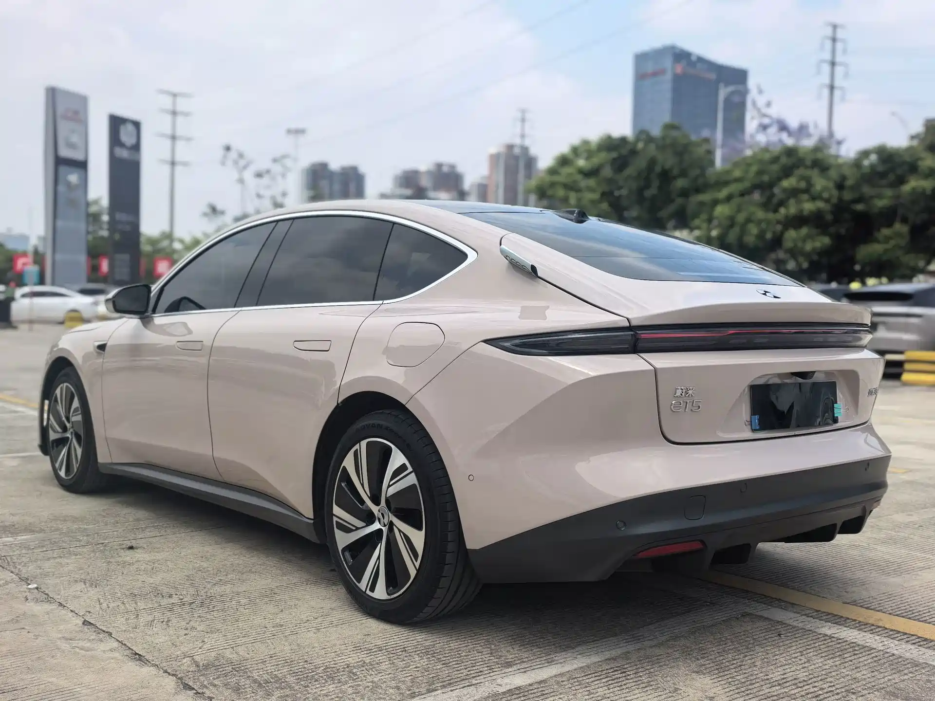 Фото 6 - NIO ET5