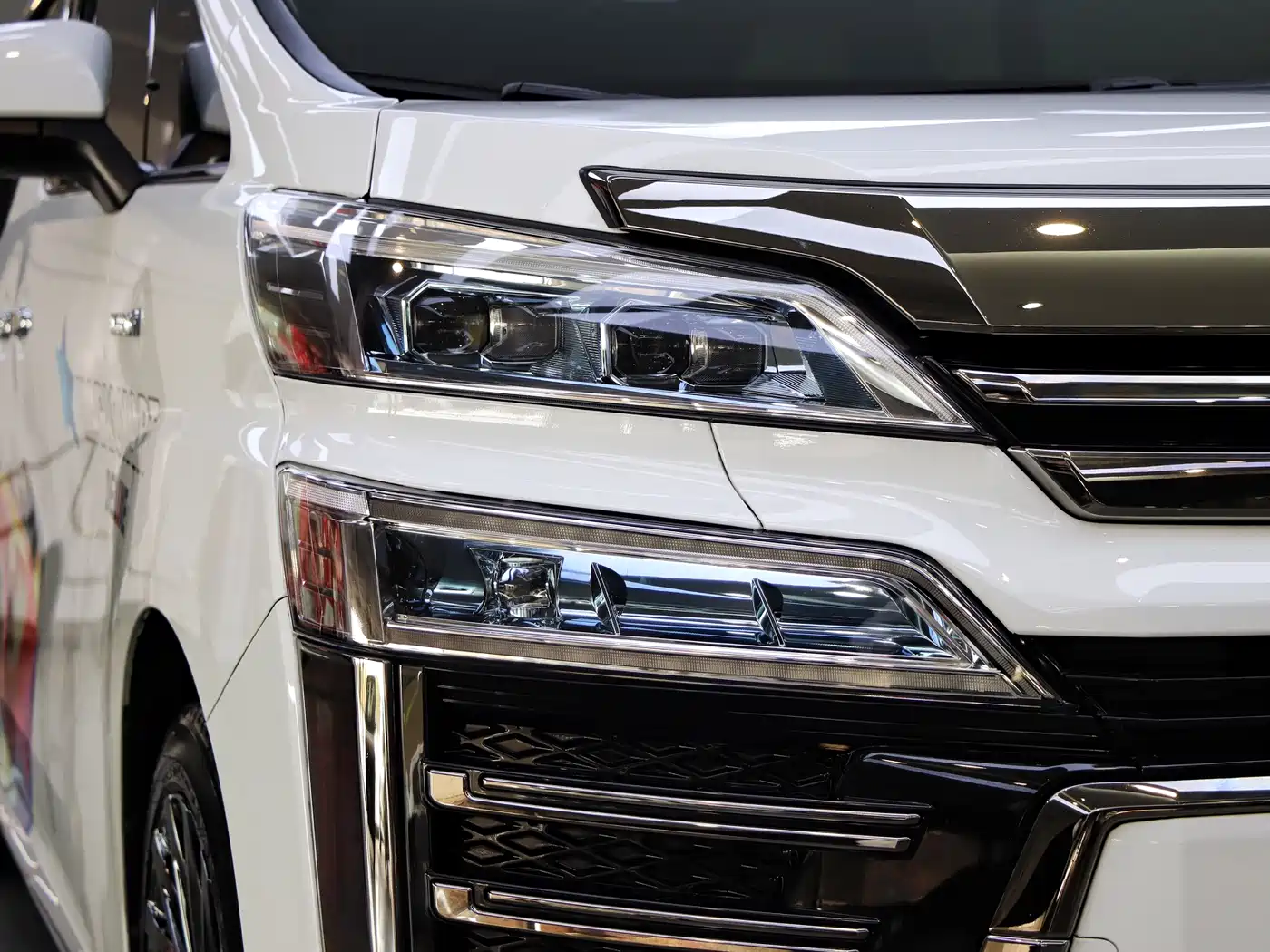 Toyota Vellfire 2021 Crown Hybrid 2.5L HV Supreme Edition фото 31