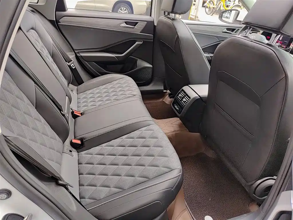 Volkswagen Sagitar 2023 Model Year 200TSI DSG Surpass Edition фото 11