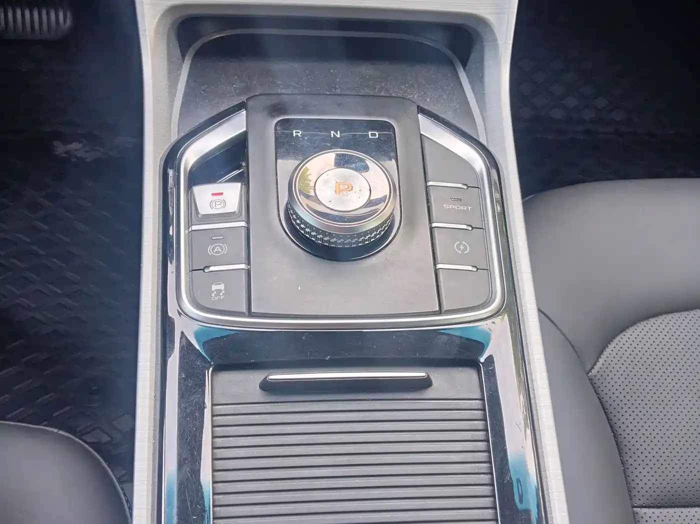 Geely Emgrand GSe 2018 2018 Premium Style