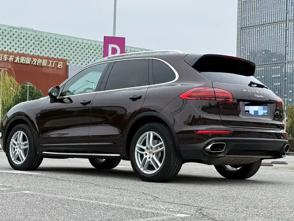 Фото 9 - Porsche Cayenne