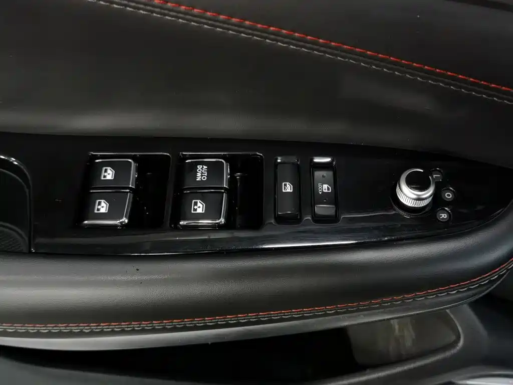 Фото 9 - Changan CS75