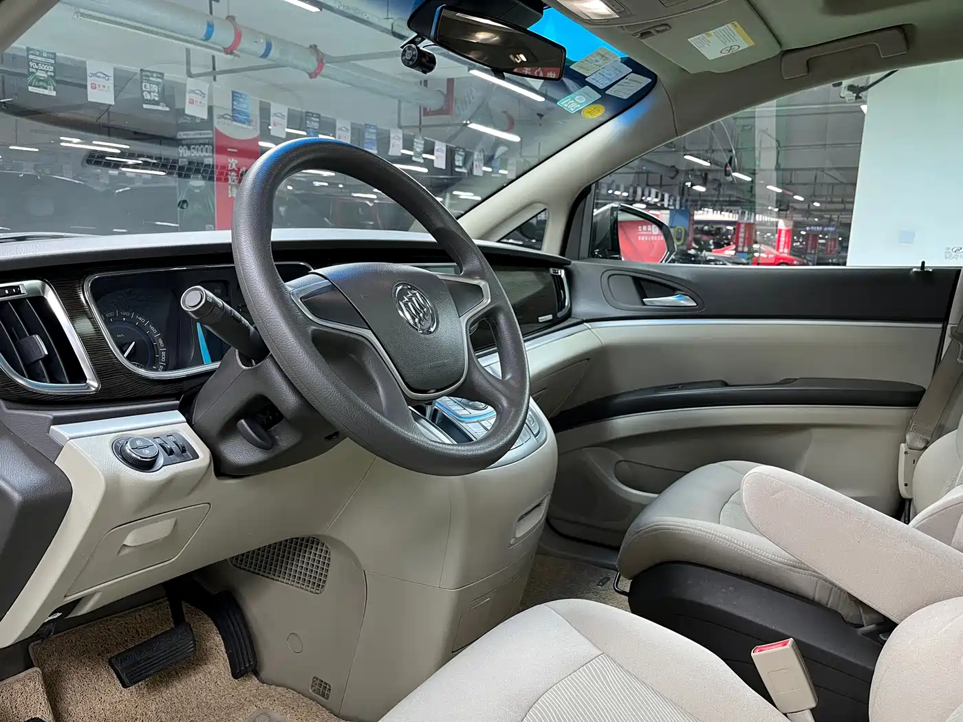 Buick GL8 2013 2.4L CT Luxury Business Comfort Edition фото 9