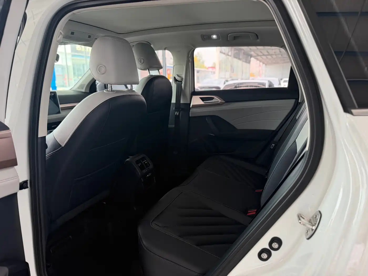 Volkswagen Tharu, миниатюра 6