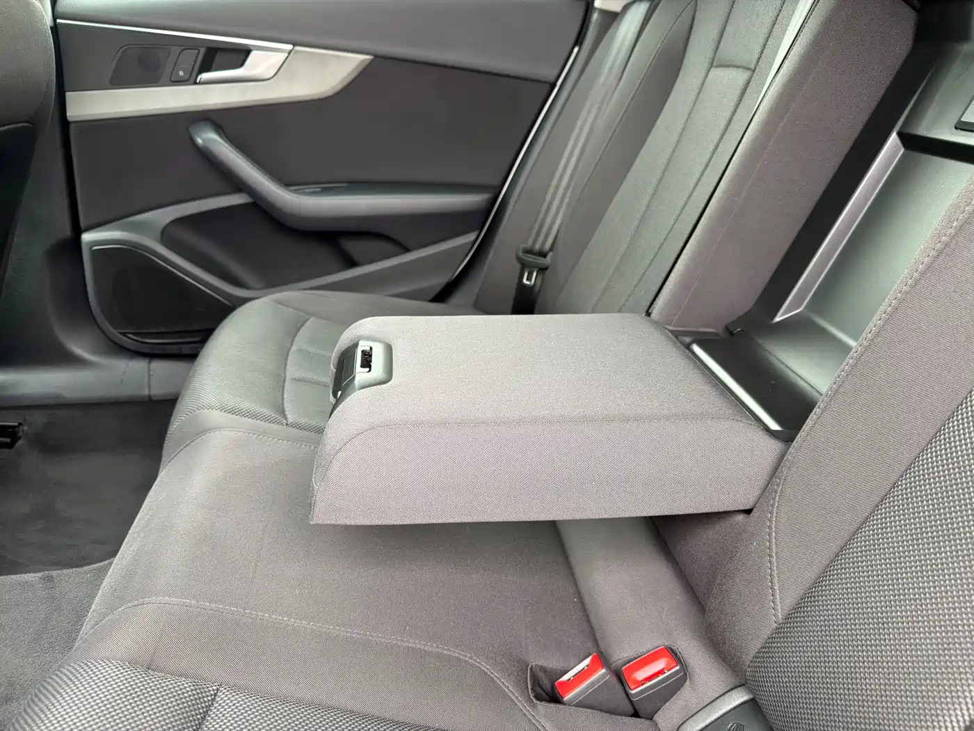 Audi A4L 2019 40 TFSI Progressive (China V) фото 18
