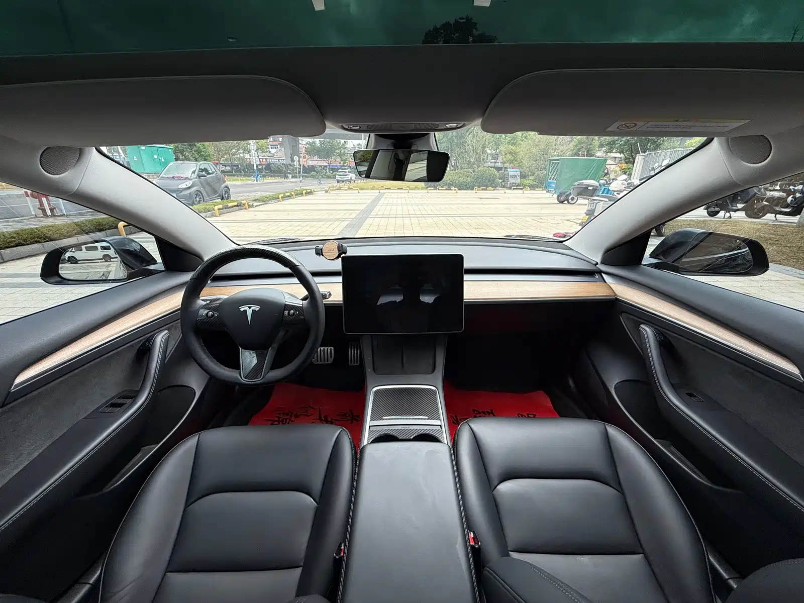 Фото 6 - Tesla Model 3