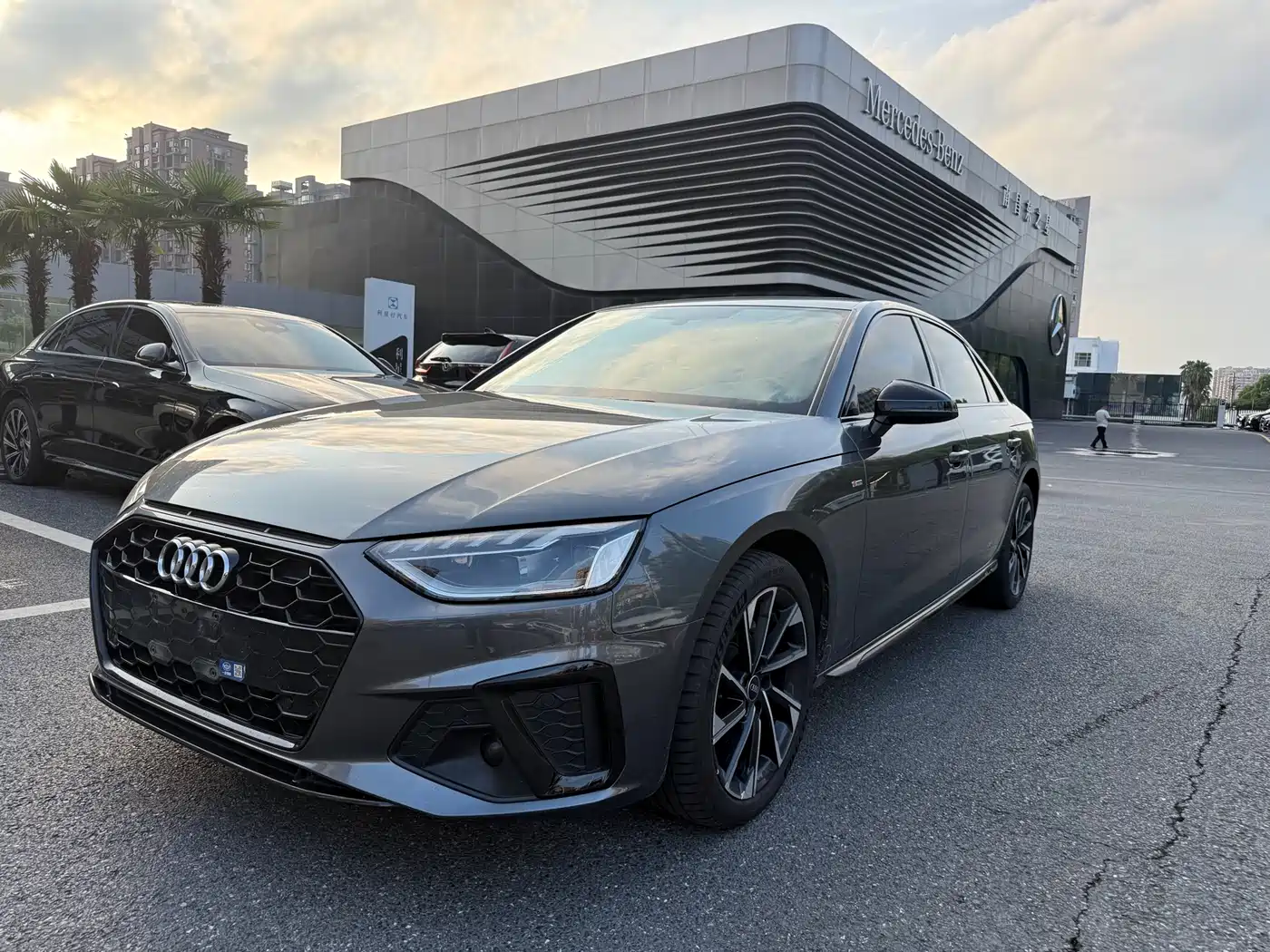 Audi A4L 2023 40 TFSI Luxury Sport