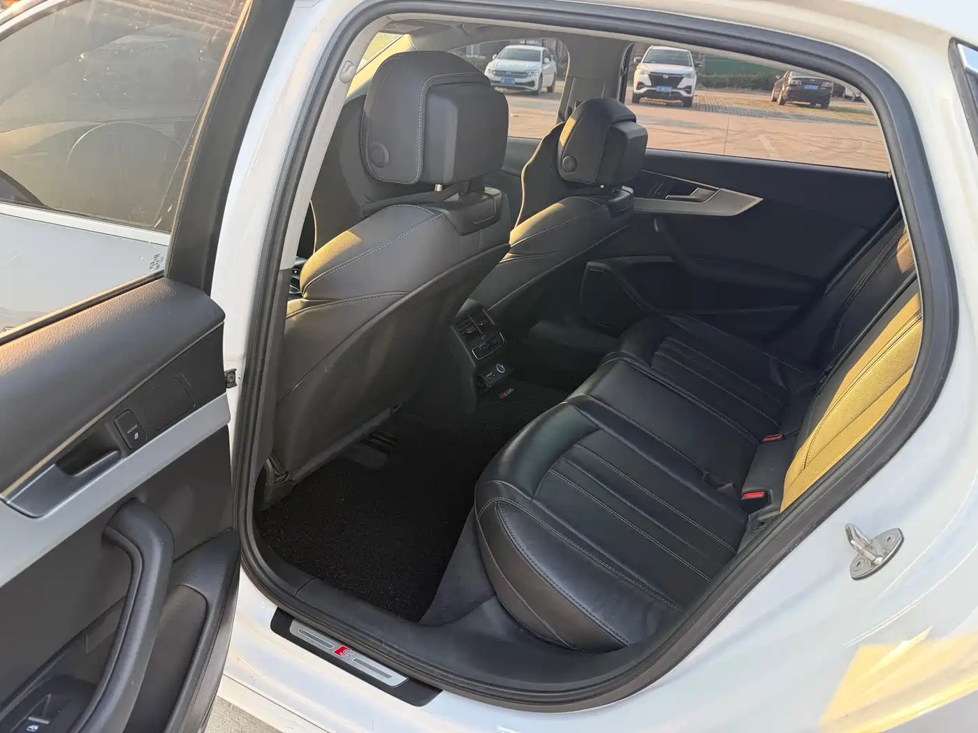 Audi A4L 2023 40 TFSI Luxury Sport фото 16