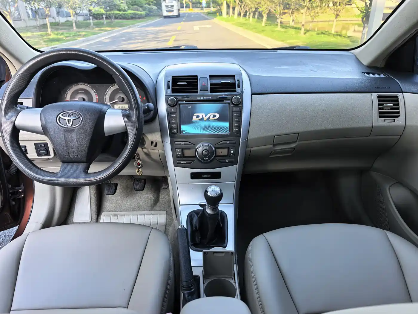 Toyota Corolla 2012 Styling Edition 1.8L Manual GL-i фото 9