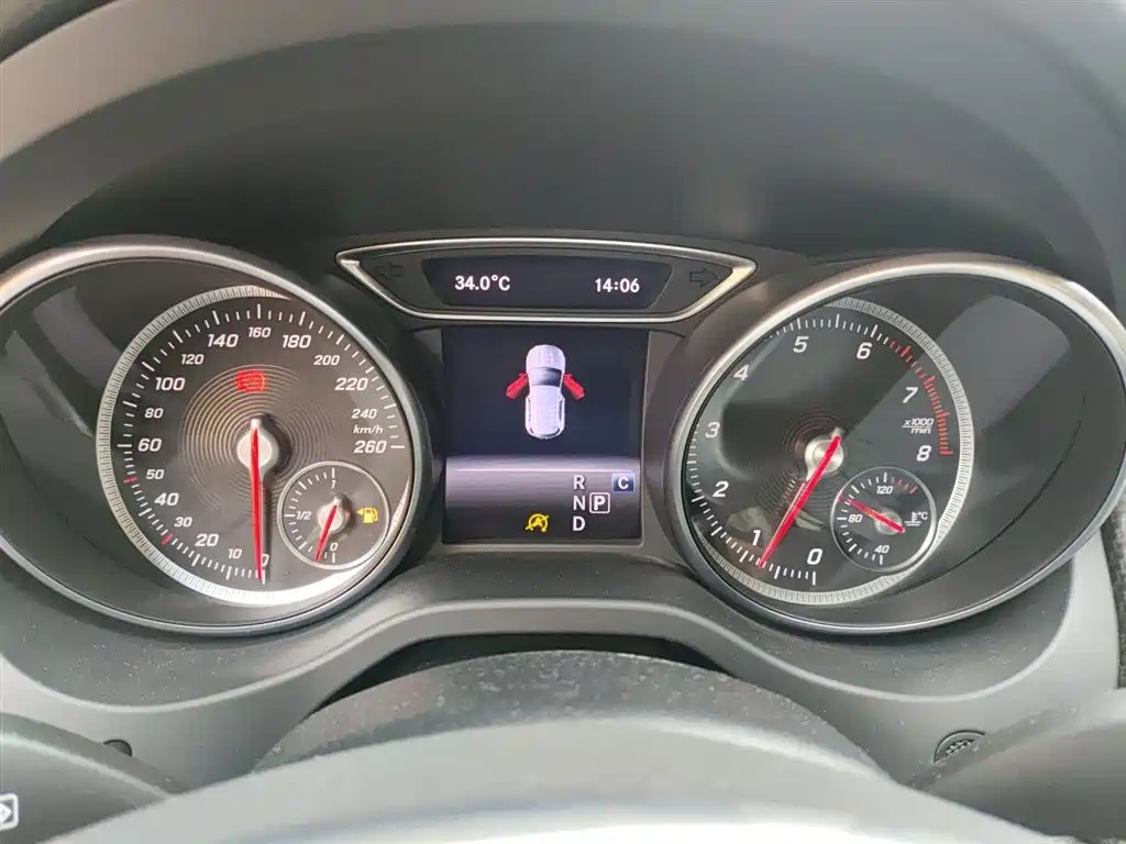 Mercedes-Benz GLA 2018 GLA 200 Dynamic фото 8