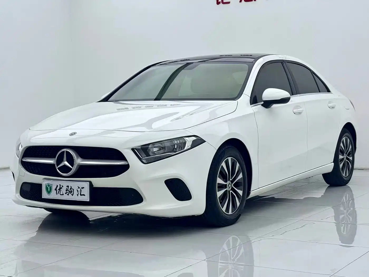 صورة 1 - Mercedes-Benz A-Class