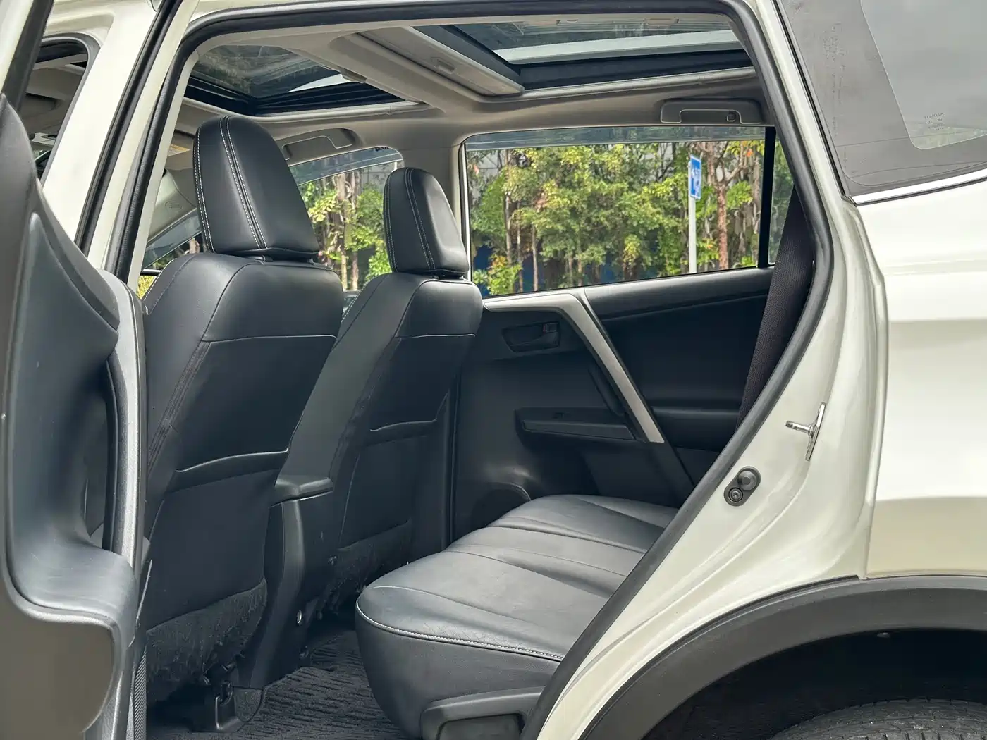Toyota RAV4 Rongfang 2016 2.5L Automatic 4WD Elite фото 7