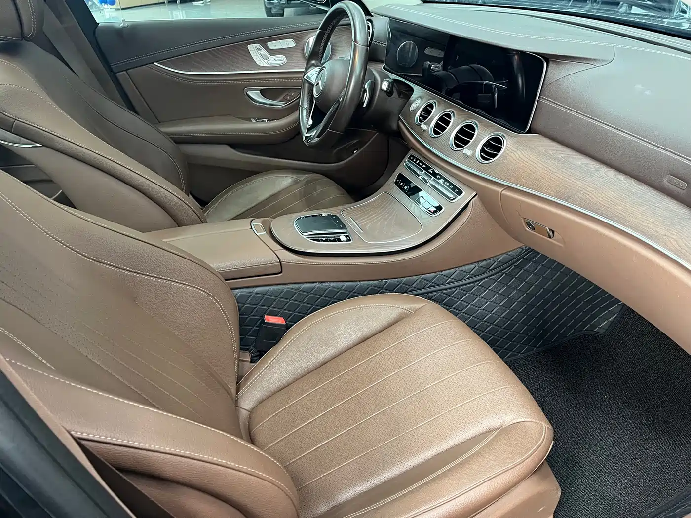 Mercedes-Benz E-Class 2021 E 300 L Luxury фото 7
