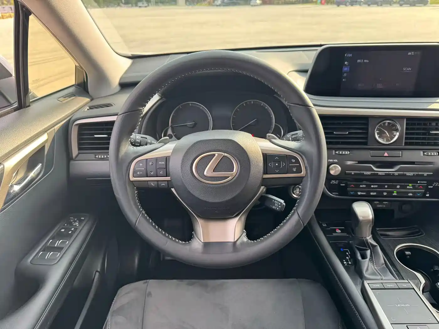 Lexus RX 2020 Facelift 300 2WD Elite Edition фото 6