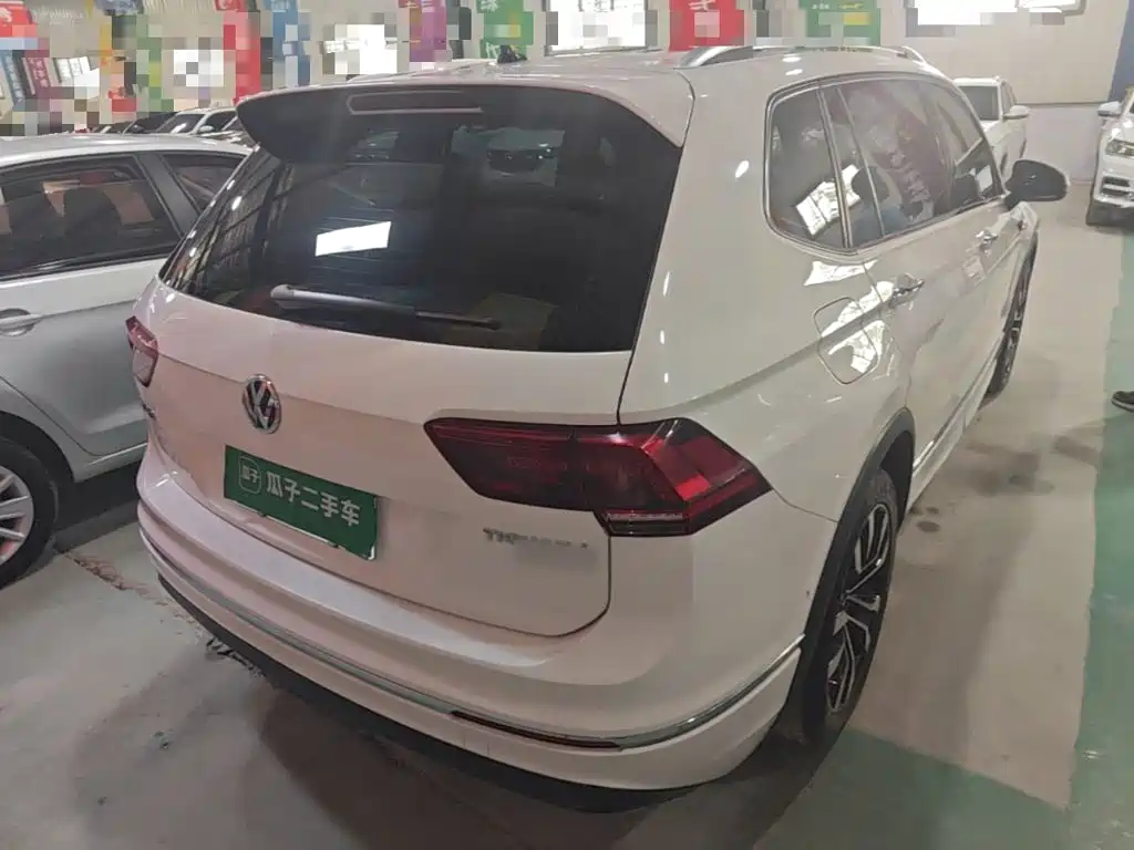 Фото 7 - Volkswagen Tiguan L
