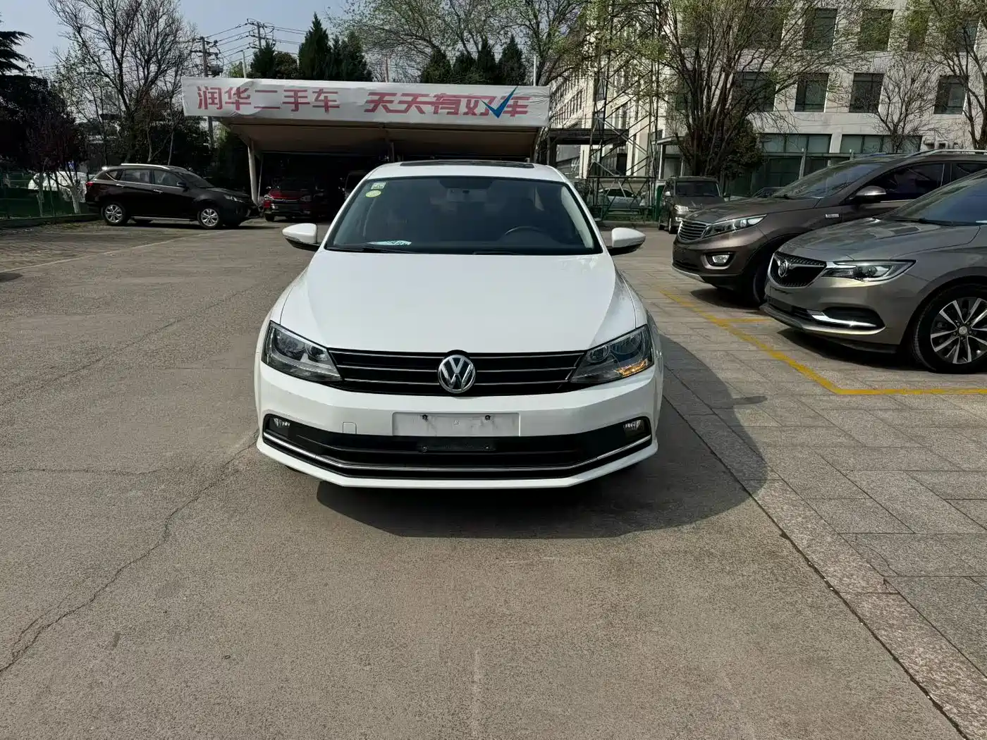 Volkswagen Sagitar 2017 1.6L Automatic Comfort фото 2
