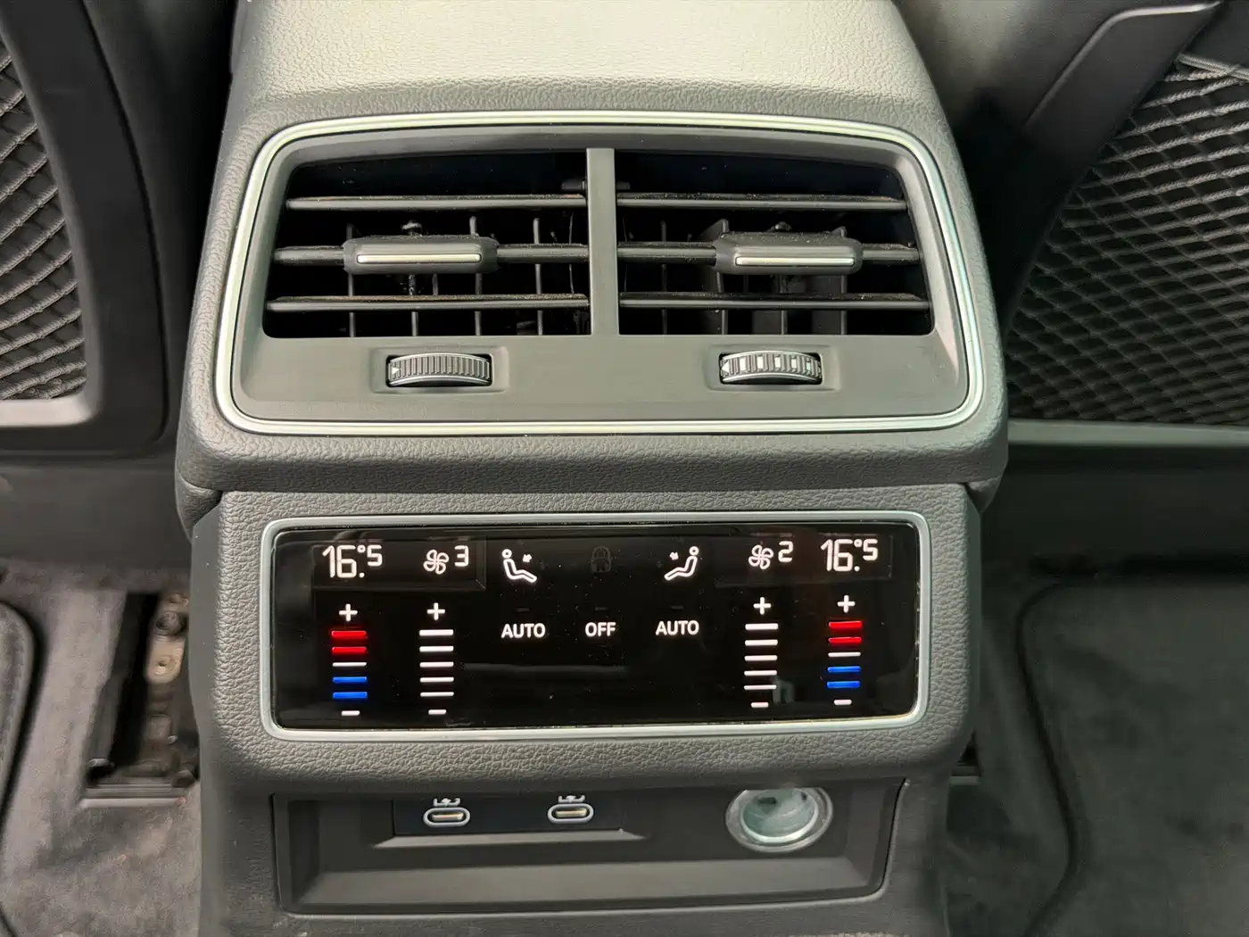 Фото 11 - Audi A6L