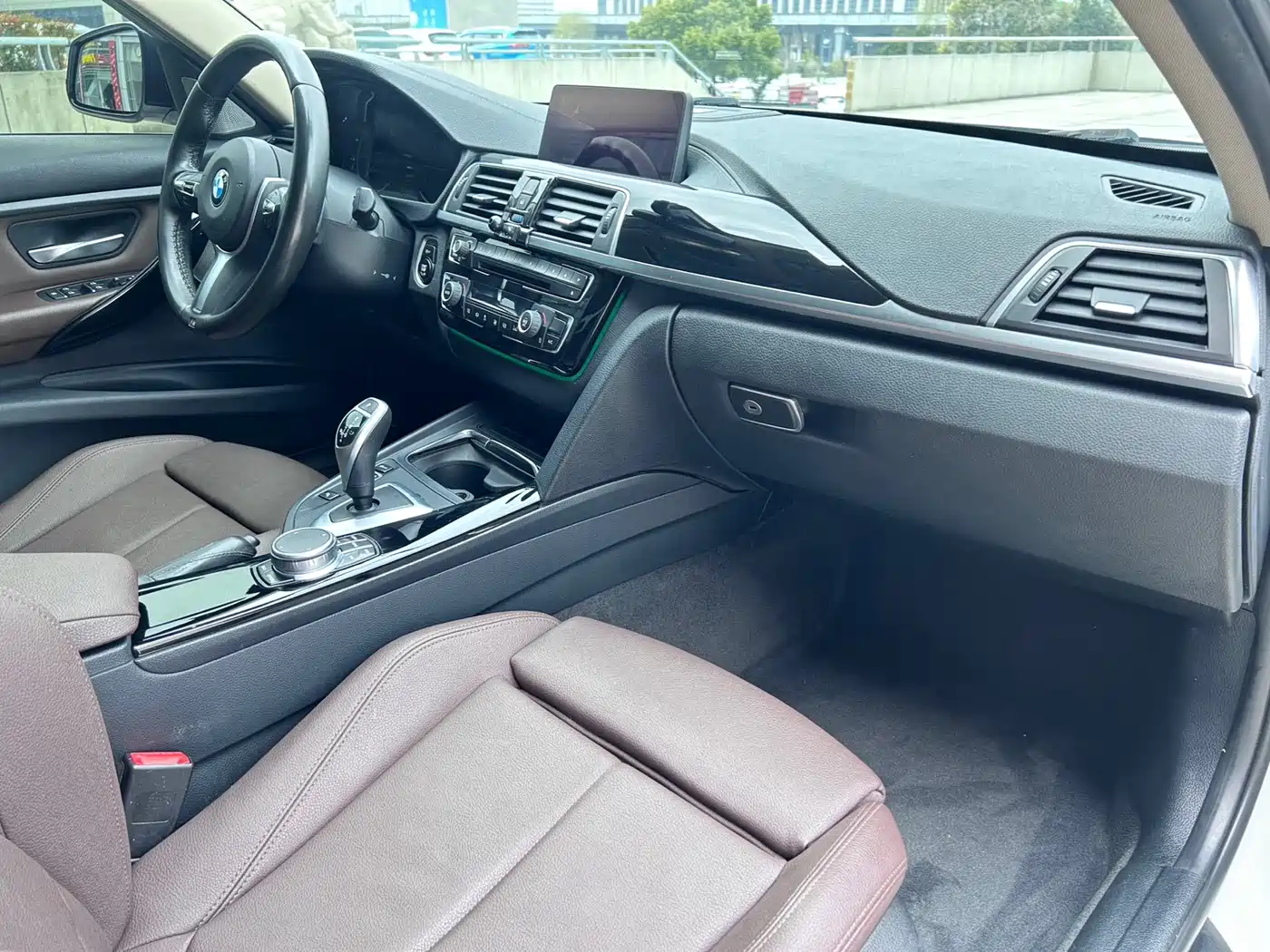 BMW 3 Series 2019 320Li M Sport Package фото 18