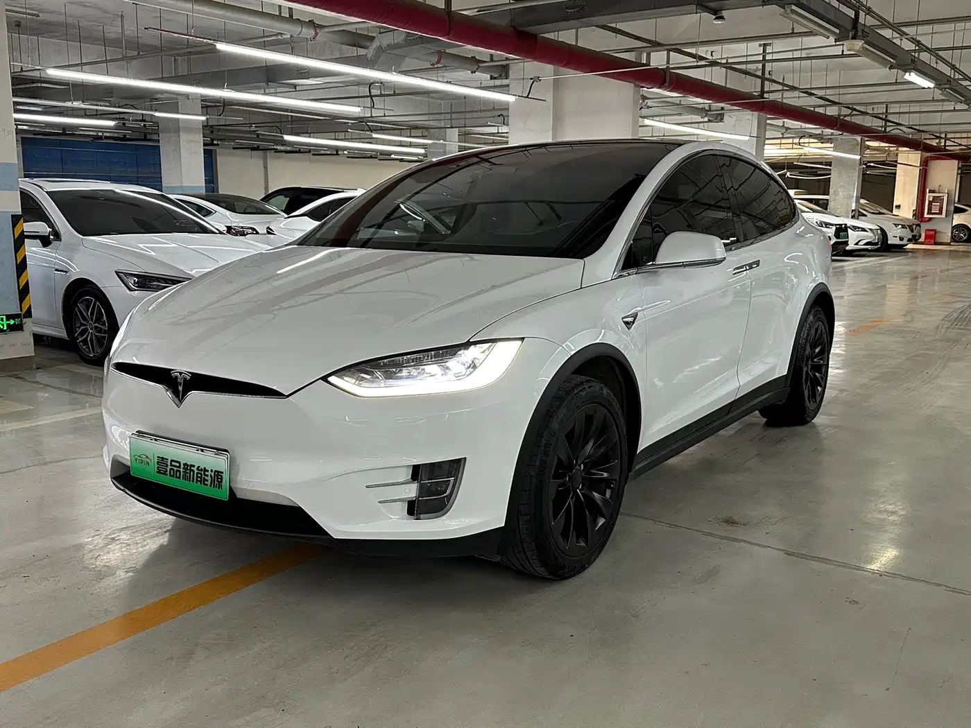 TESLA MODEL X