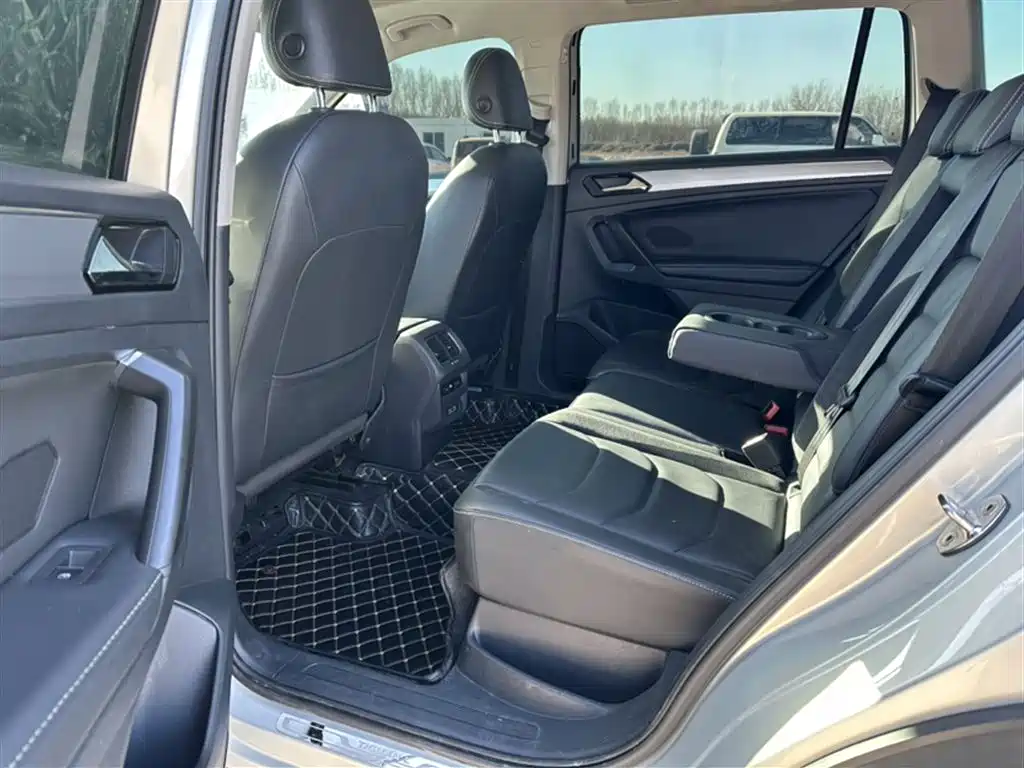 Volkswagen Tiguan L 2017 330TSI Automatic 2WD Luxury Edition фото 12