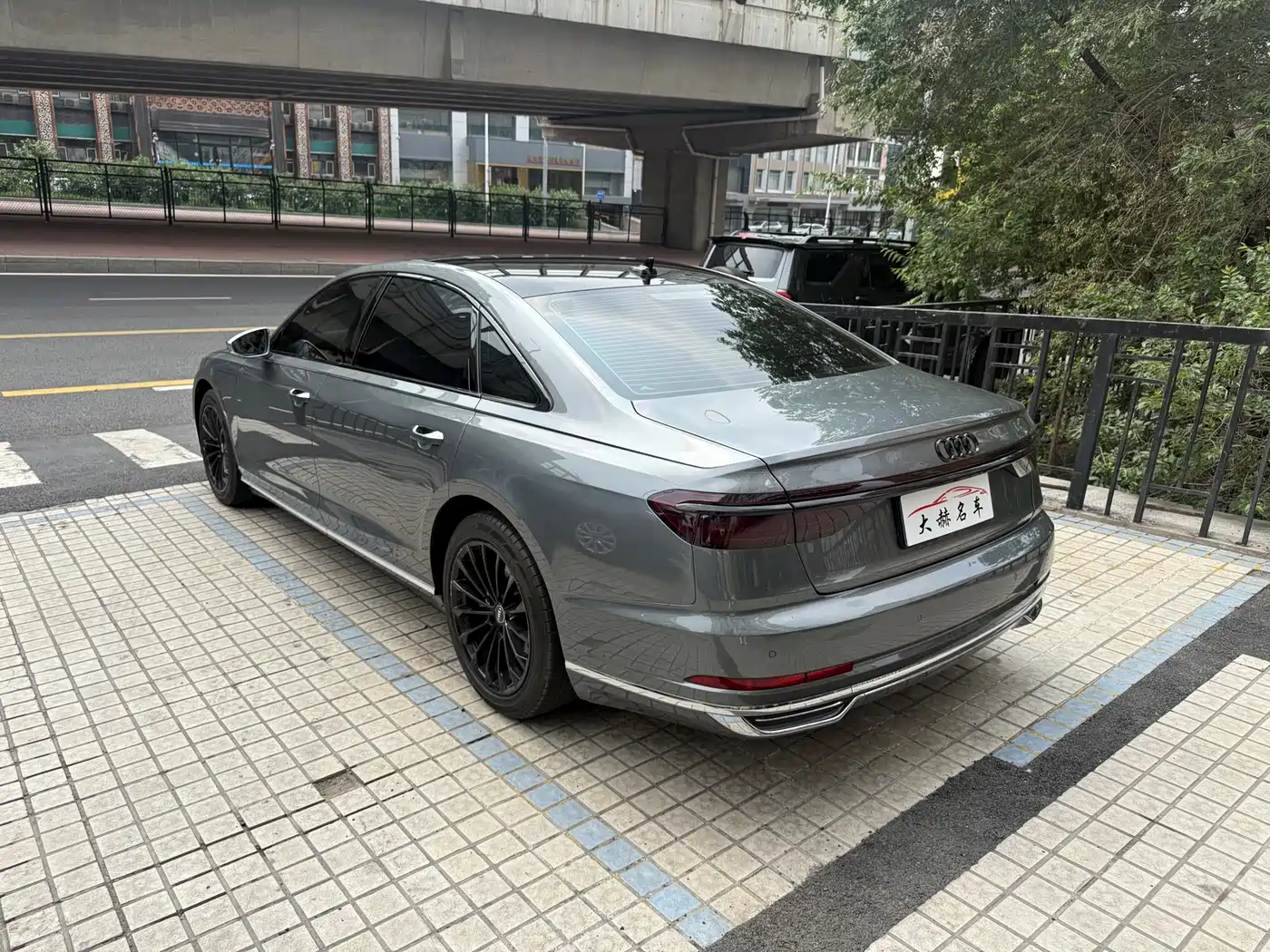 Фото 6 - Audi A8