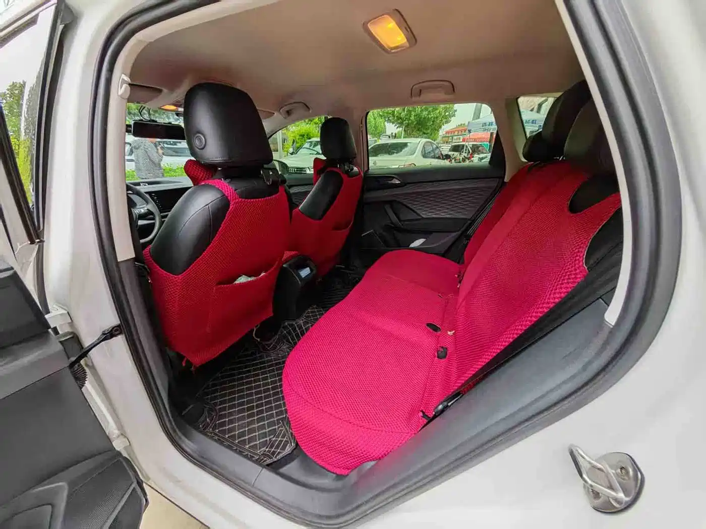 Volkswagen Tharu 2021 Model 280TSI 2WD Trend Edition фото 8