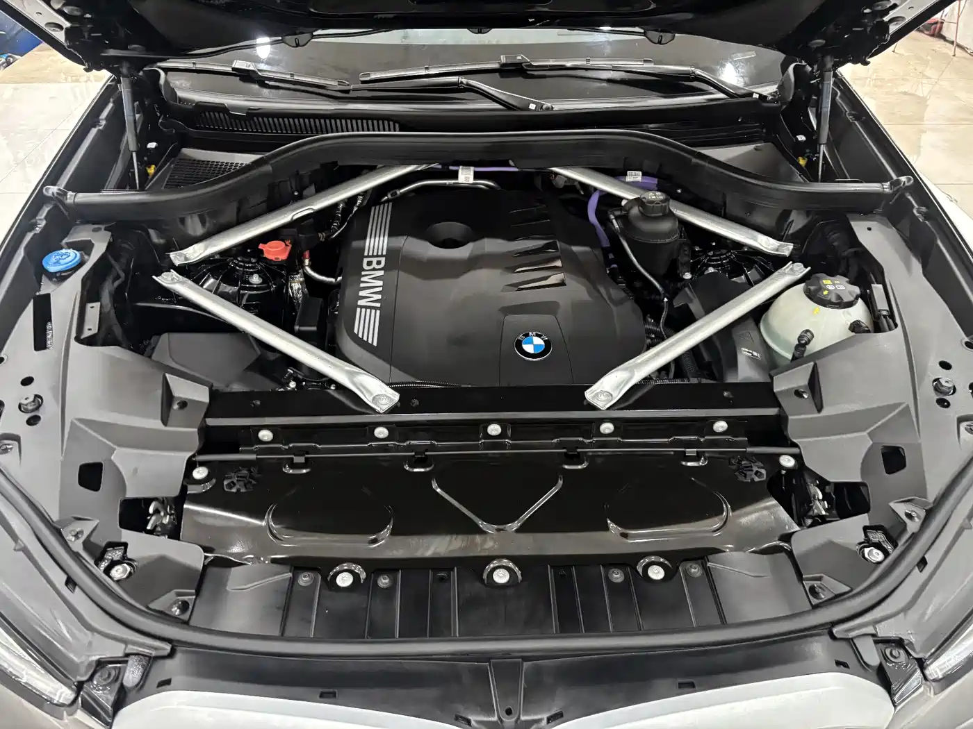 BMW X5 2025 Model xDrive 40Li M Sport Blackout Package фото 33