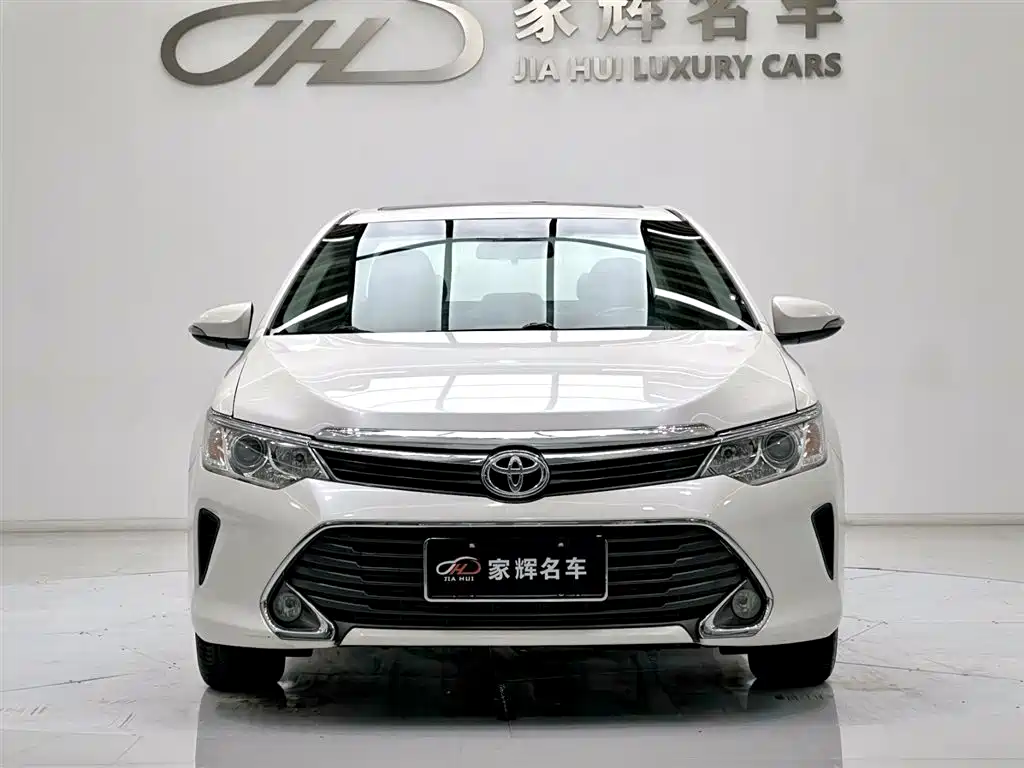 Toyota Camry 2015 2.0G Leading Edition фото 2
